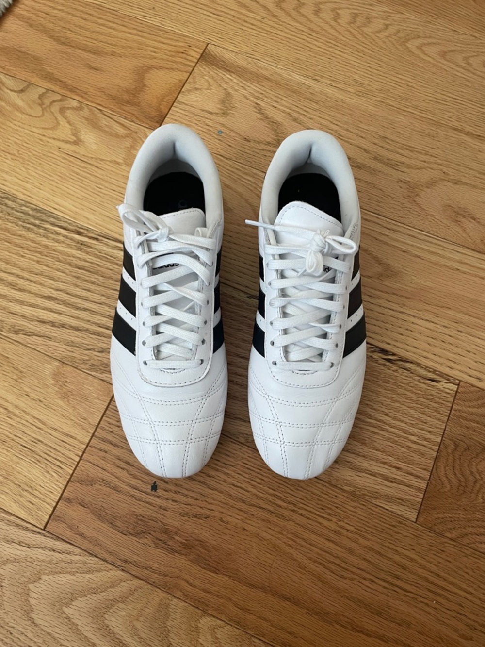 New Adidas women’s size 8.5 - Picture 2 of 4